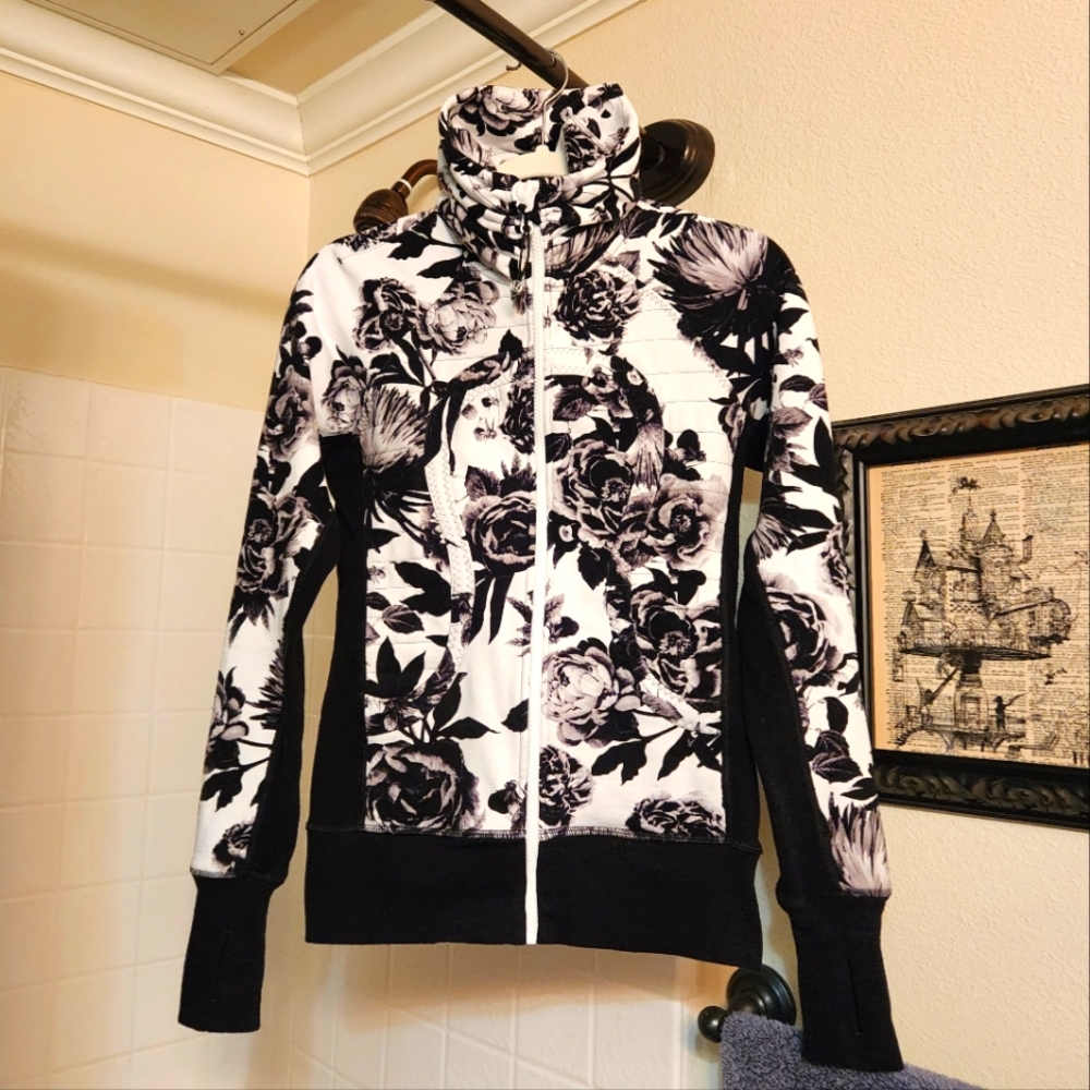 lululemon Scuba Jacket B&W Floral Sz 8